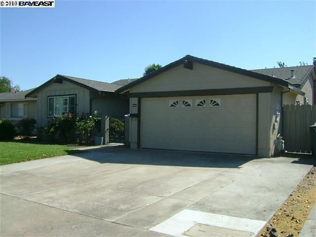1st image of 32458 Jean Dr