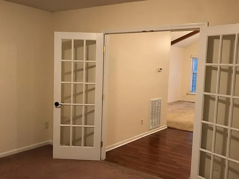 4448 Huntington Dr — Photo 6