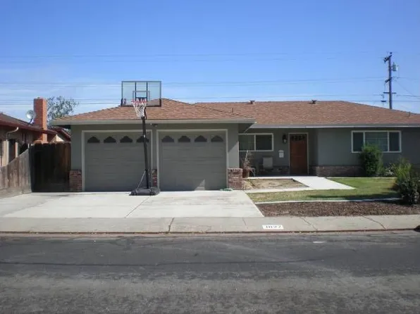 1027 Sutter St, Manteca, CA 95336