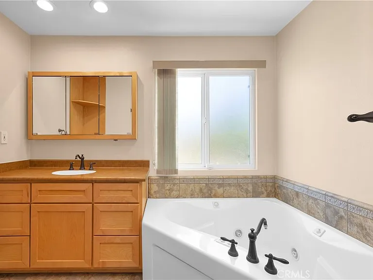1521 S Dallas Dr — Photo 10