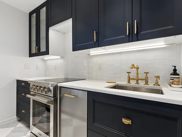 160 Columbia Hts #2G — Photo 3