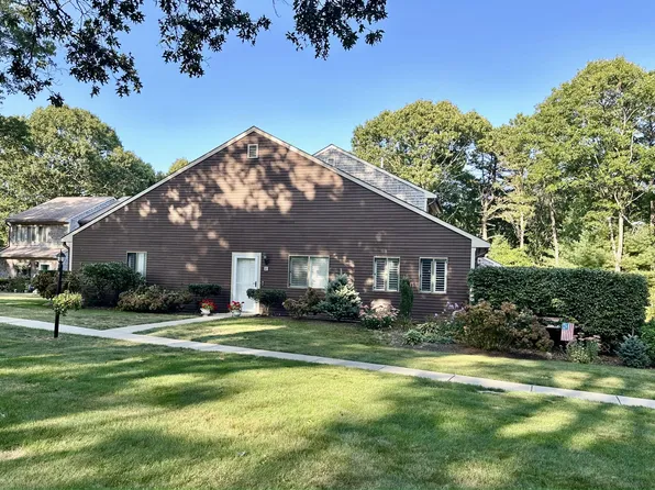21 Round House Road, Bourne, MA 02532