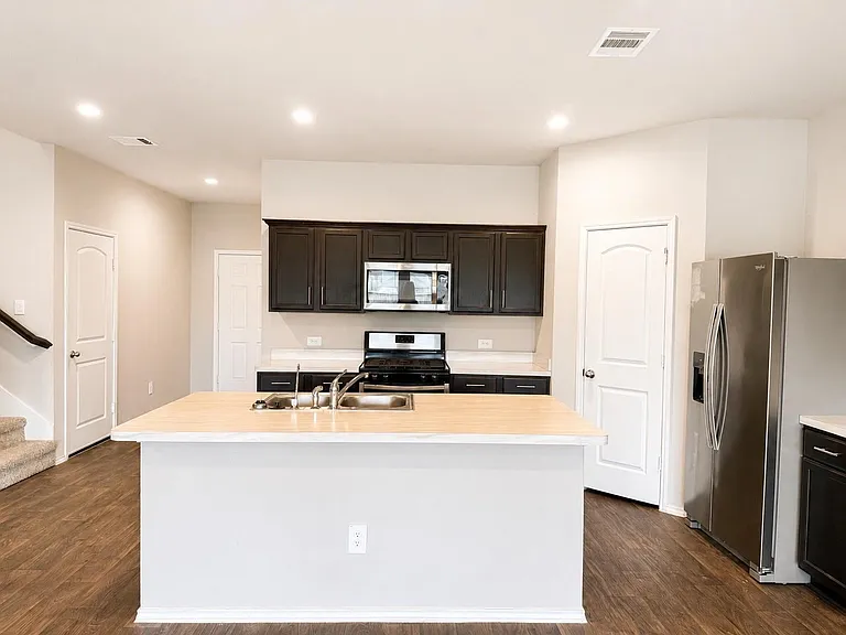 21460 Rustic Elm Dr — Photo 4