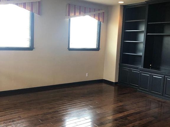 4th image of 2411 Greger St