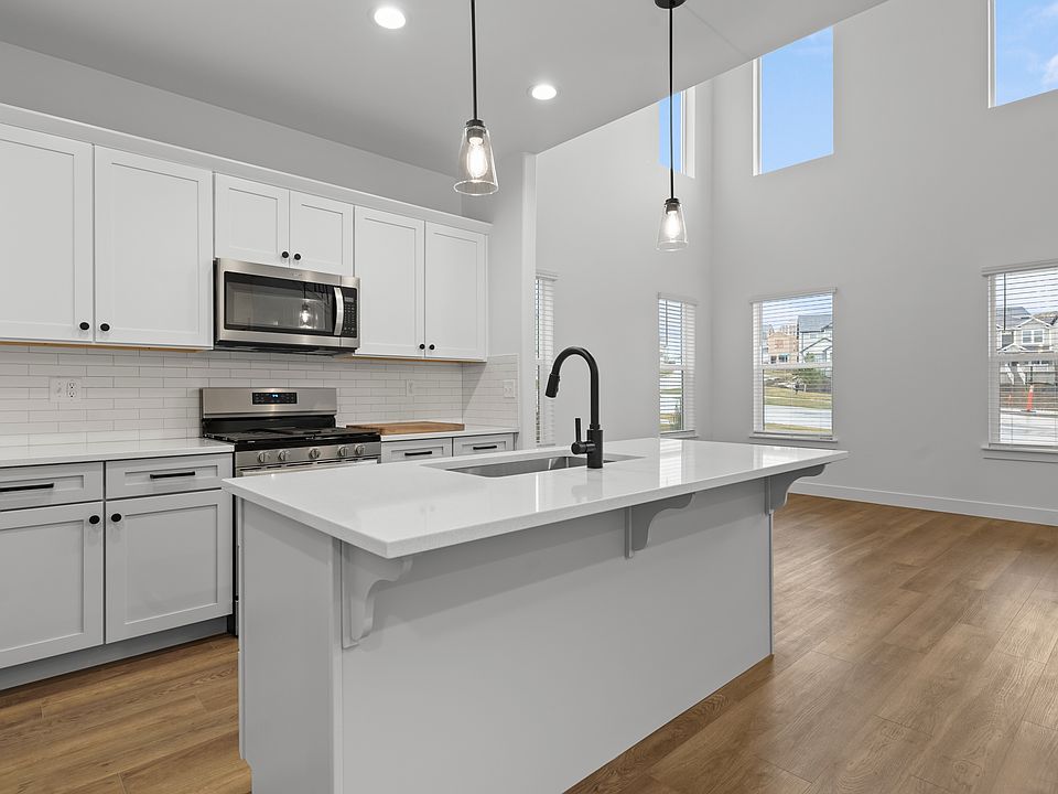 1st image of 716 N Banner Dr