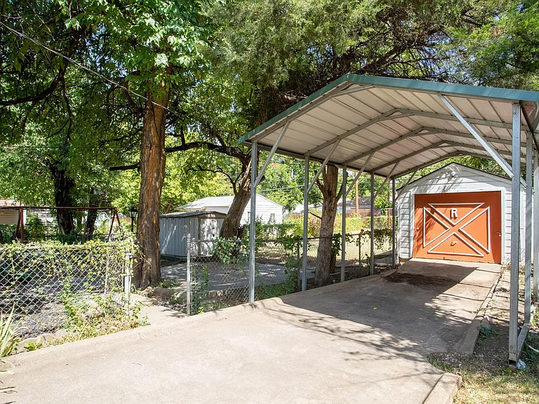3323 W Clarendon Dr — Photo 17