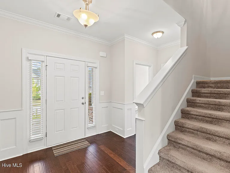 208 Torrey Pine Trl — Photo 6