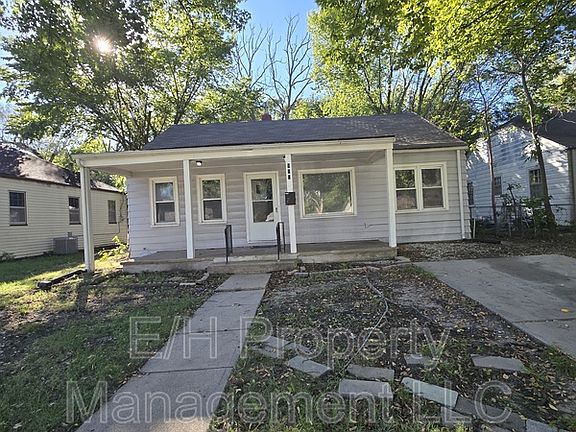 2nd image of 915 Harding St