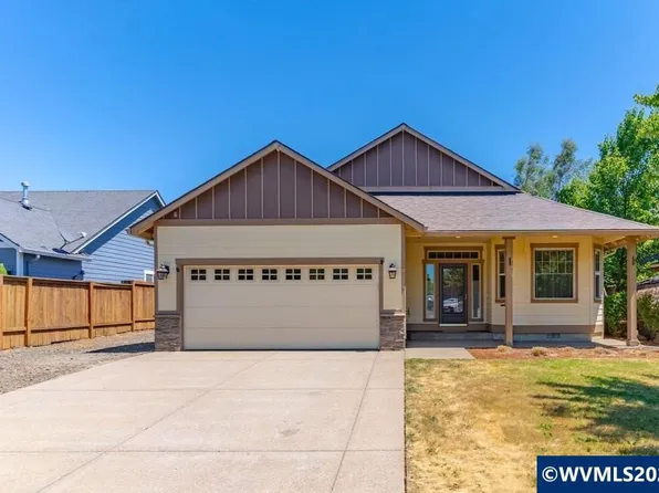 284 SW Wyatt St, Dallas, OR 97338