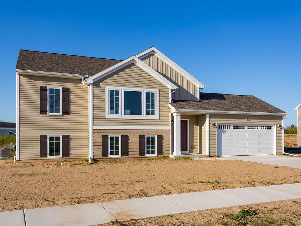 1st image of 4653 Quaker Hill Dr NE