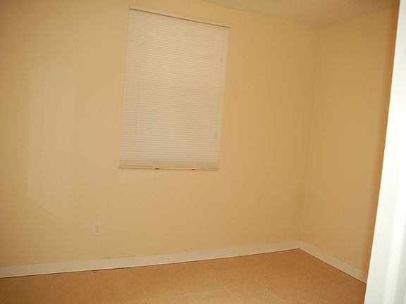 3rd image of 1038 Almeda St