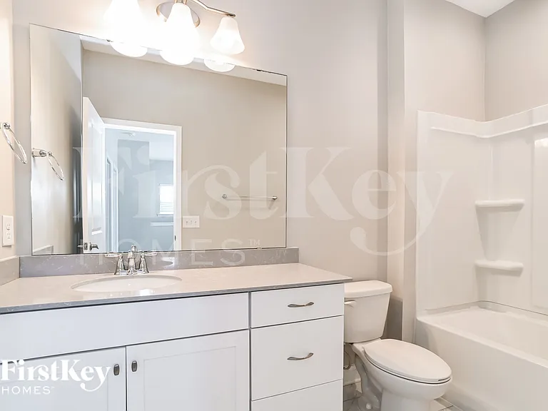 112 Keats Aly — Photo 14