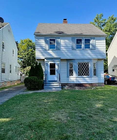 882 Keystone Dr — Photo 1