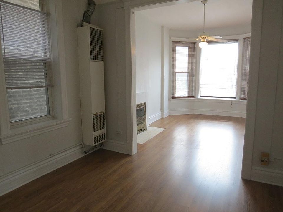 1st image of 1710 W Belmont Ave Rear 2