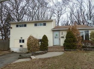 46 Albert St, Sayreville, NJ