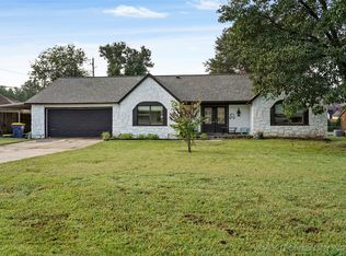 110 W 113th St S, Jenks, OK 74037
