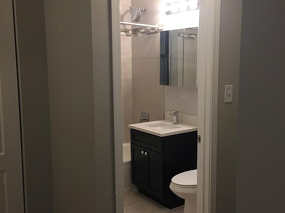 5th image of 835 W Sunnyside Ave #307