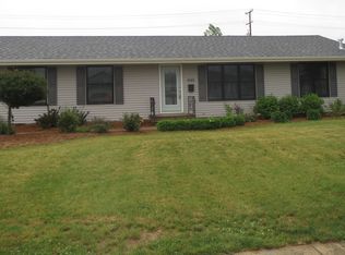 1085 S Mazon St, Coal City, IL 60416