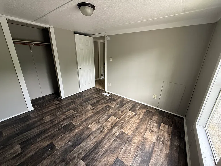 115 Linden Ln — Photo 7