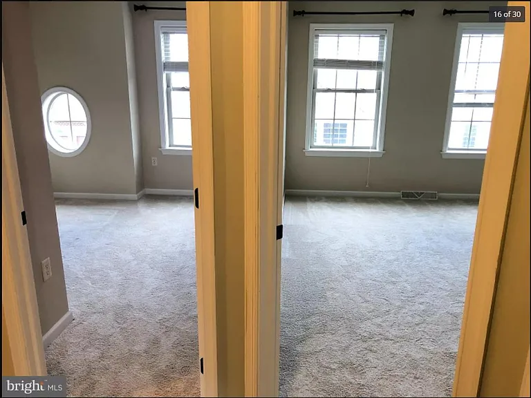 6341 Creekbend Dr — Photo 22