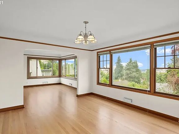 5th image of 3416 SW 12th Ave