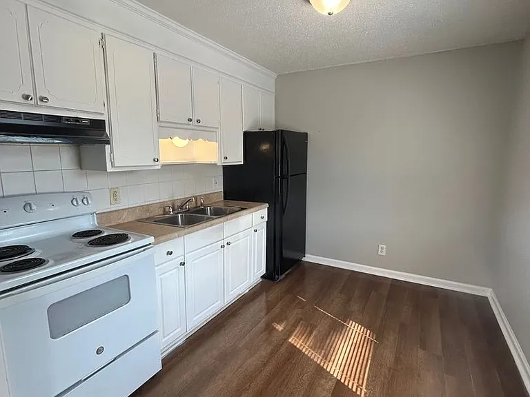 119A Calvin Ct — Photo 3