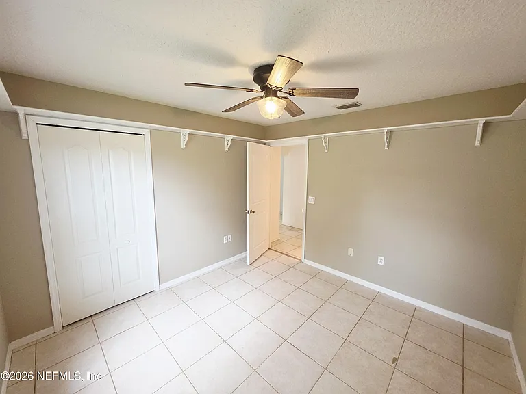 38 Pebble Wood Ln — Photo 6