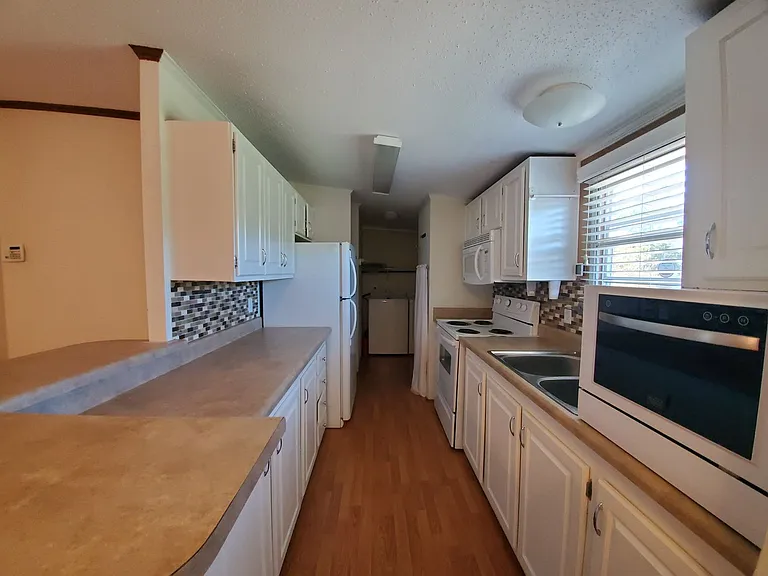 4043 Nashville Dr — Photo 6