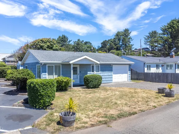 1435 NE 10th St, Lincoln City, OR 97367