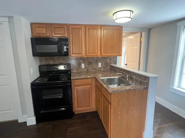 482 Essex St APT 4, Dover Foxcroft, ME 04426