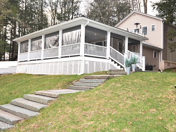 2nd image of 132 River Rd