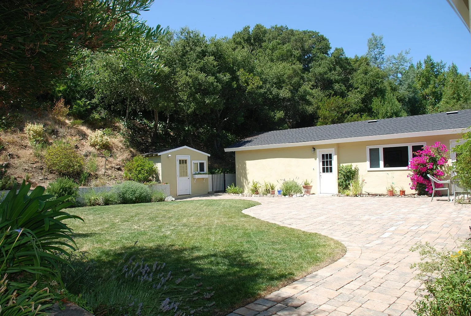 375 Robinwood Ln photo 1