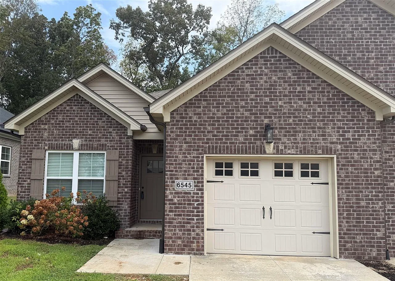 3 bed, 1319 sqft, $1,675 — Photo 1