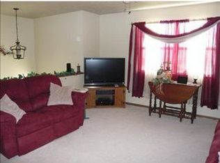 12 Zelie Dr, Zelienople, PA 16063