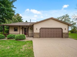 38072 Feaski Cir, North Branch, MN 55056