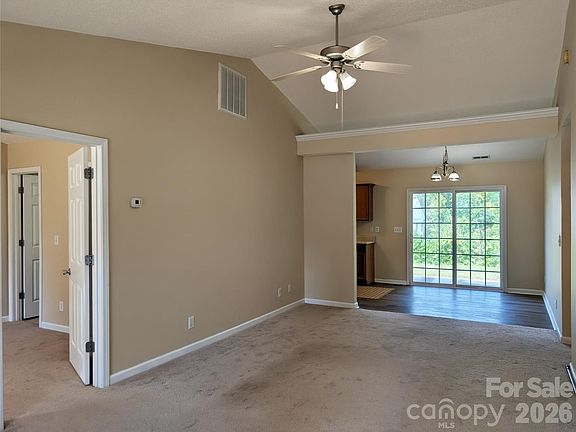 4th image of 1211 Camellia Ct
