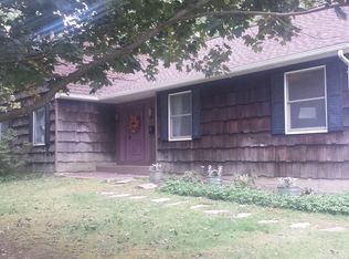 16 Smith St, Red Hook, NY 12571