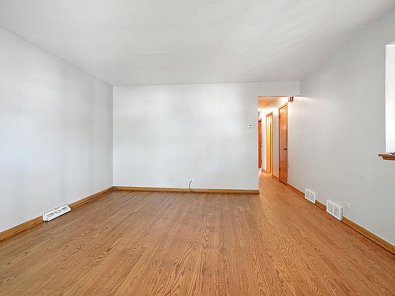 3rd image of 9708 S Mason Ave