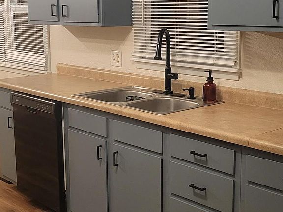 5th image of 509 East St