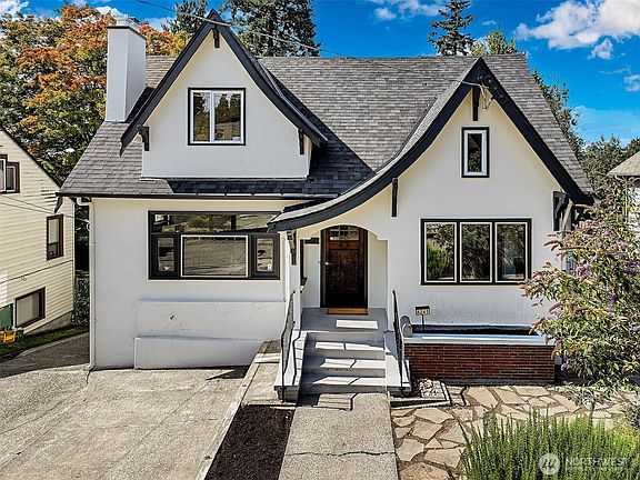 2nd image of 6241 28th Avenue NE
