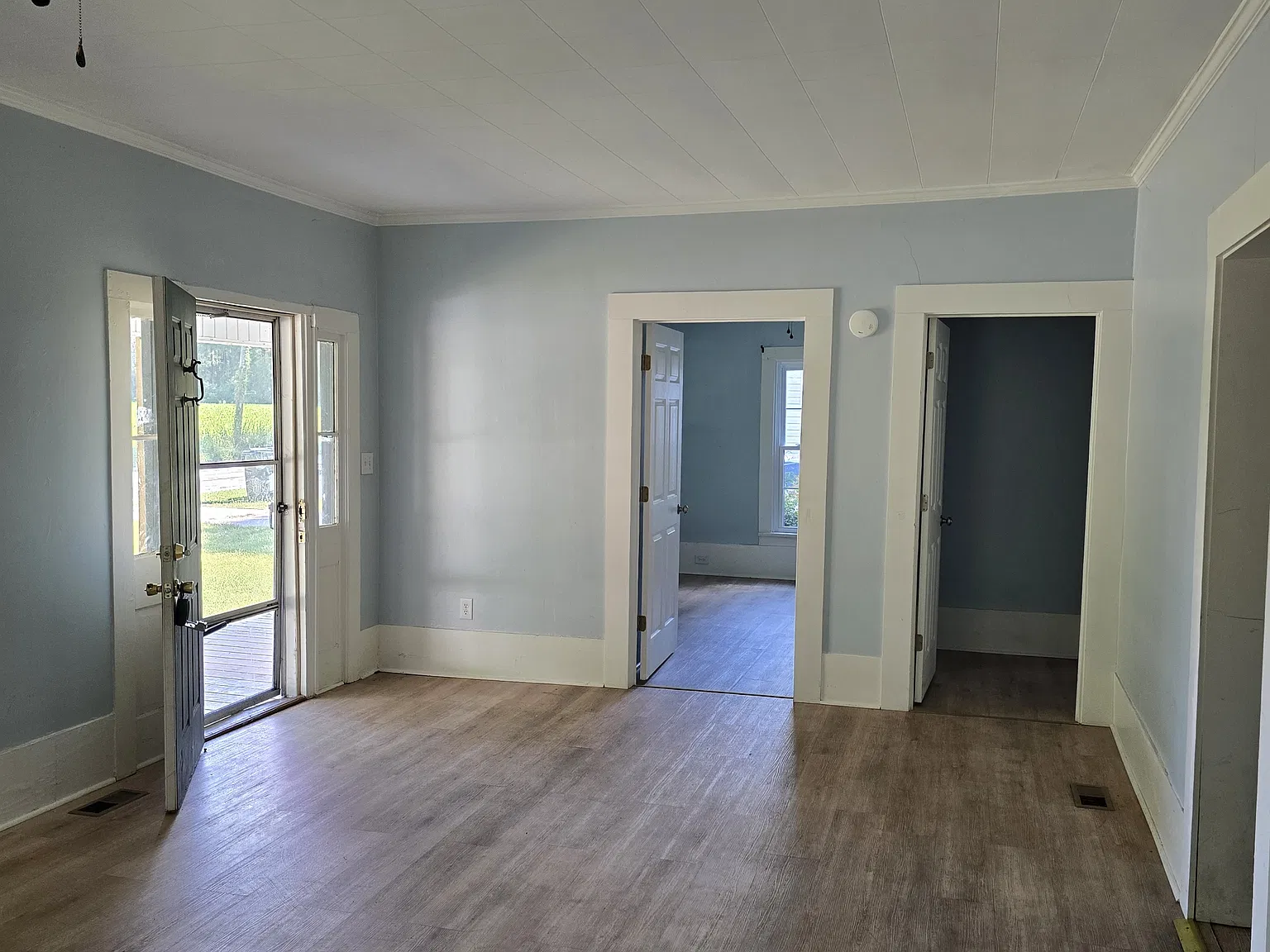 335 N Commerce St - 1 — Photo 3