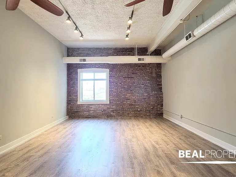 2320 N Damen Ave #2G — Photo 2