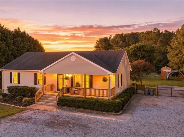 3217 W Gibbs Rd, Knotts Island, NC 27950