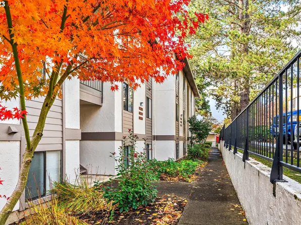 3148 SE Lake Rd Unit 15, Portland, OR 97222