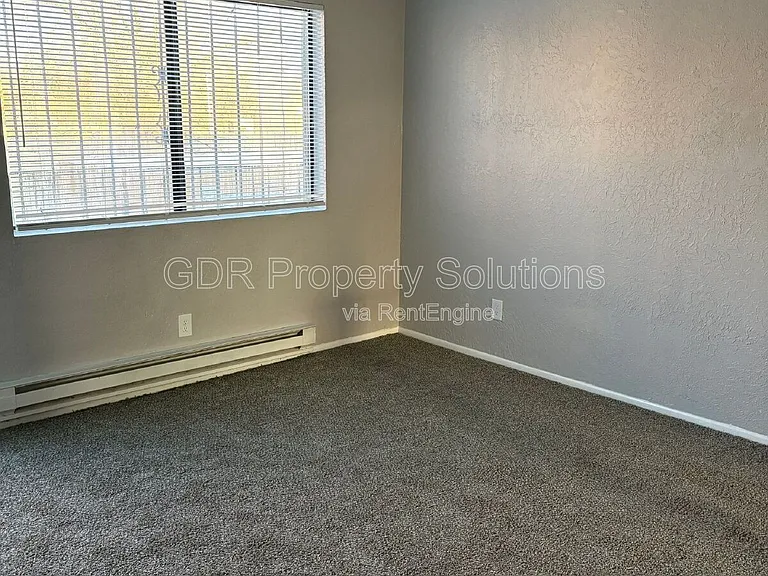 1100 Coal Ave SW #8 — Photo 4