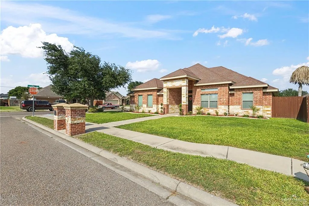 Building Photo - 708 Dalobo Blvd