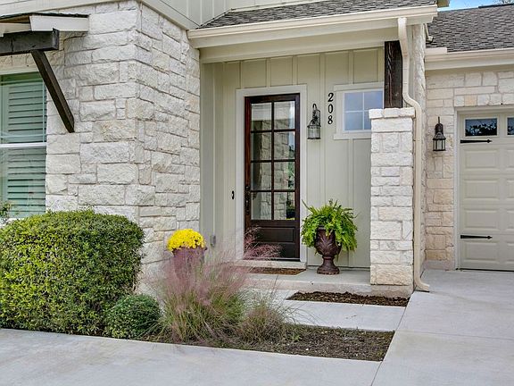 2nd image of 208 Fairlake Cir #13