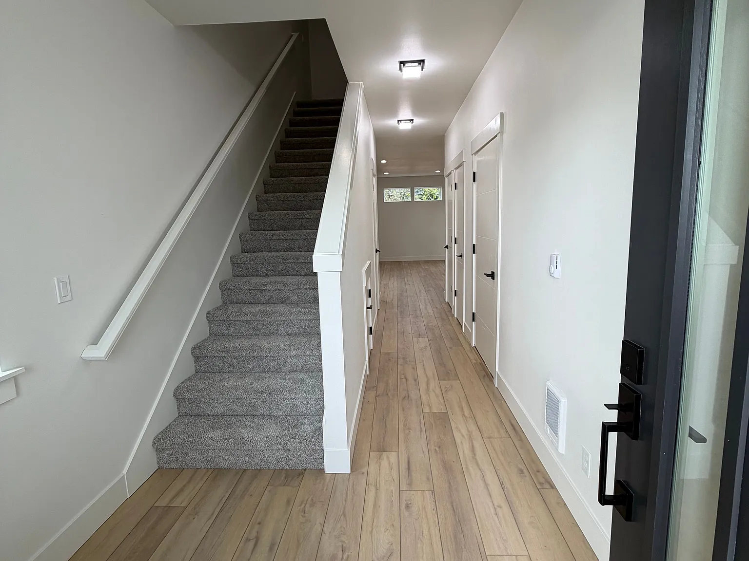 3 bed, 2.5 bath, 1838 sqft, $2,395 — Photo 2