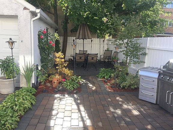 Yard & 1 Car Garage