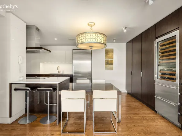 230 Central Park West image 5 of 23